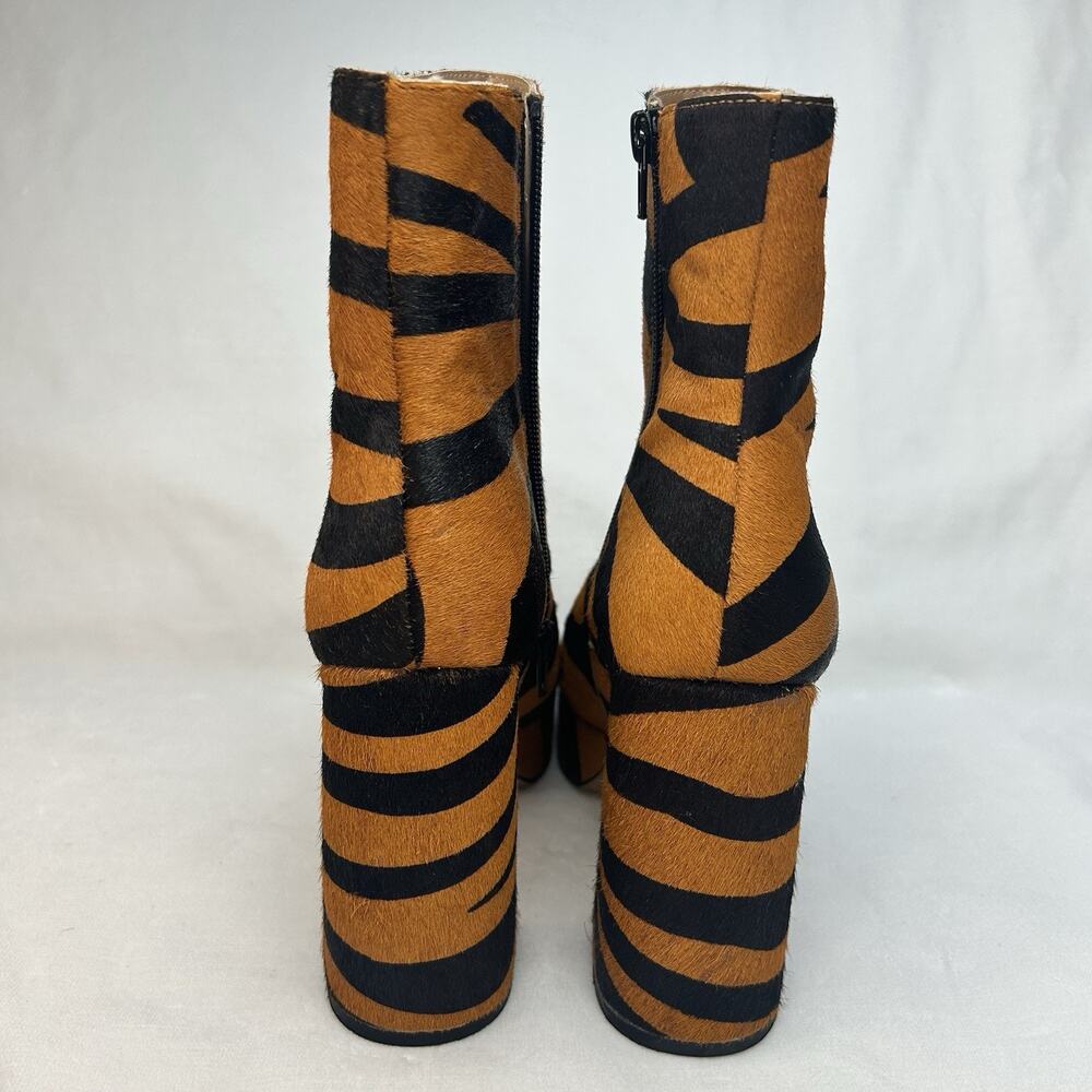 Steve Madden Amax Tiger Inside Grande Platform Cow Hair boots 7.5 M NWOB - Picture 3 of 8